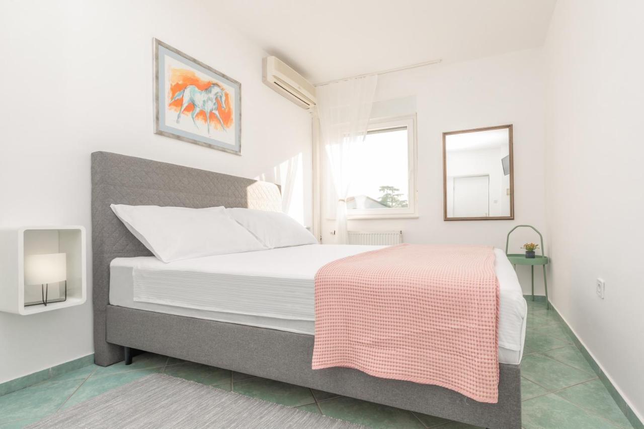 Apartments Villa Pavle Ровинь Экстерьер фото